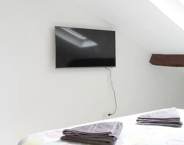 Aux Iles D'or Apartment *