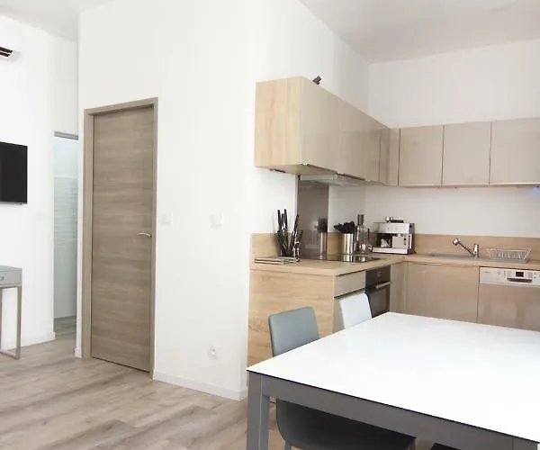 Aux Iles D'or Apartment